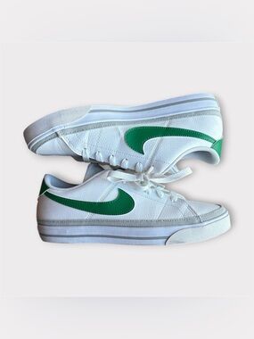 Nike Women’s Court Legacy Next Nature White/Malachite Green size 8.5